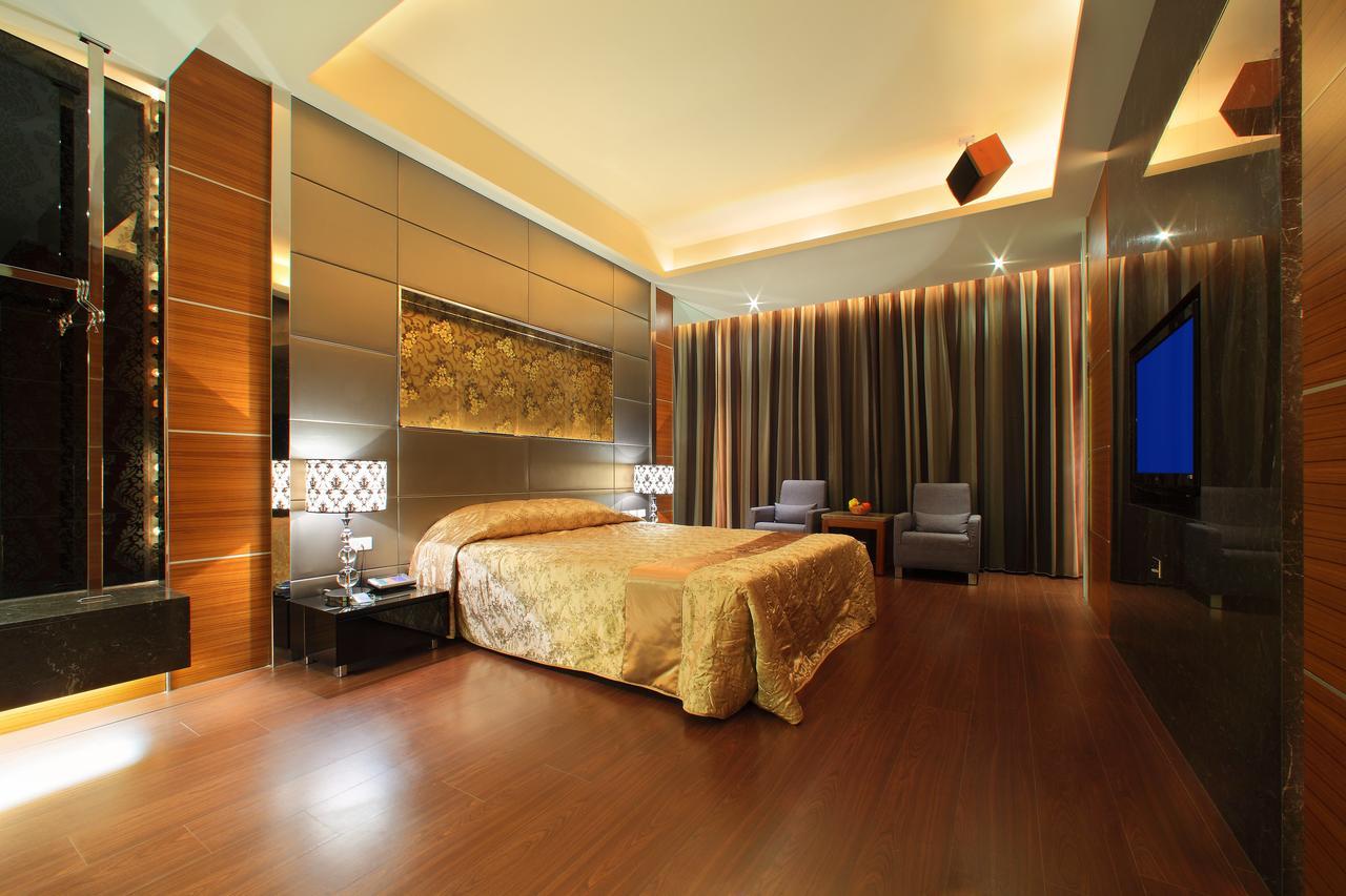 Spring Hotel Тайчжун Экстерьер фото