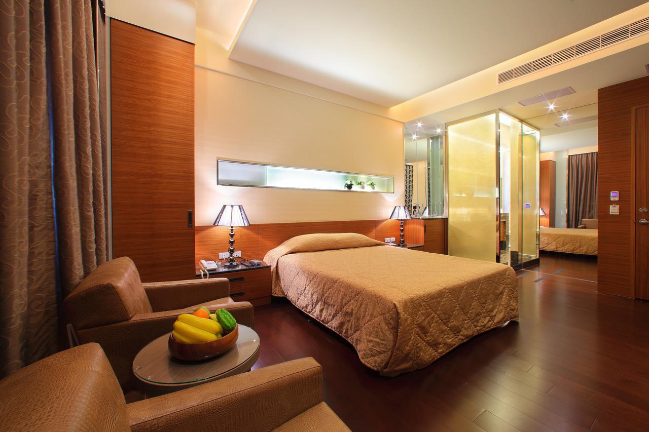 Spring Hotel Тайчжун Экстерьер фото